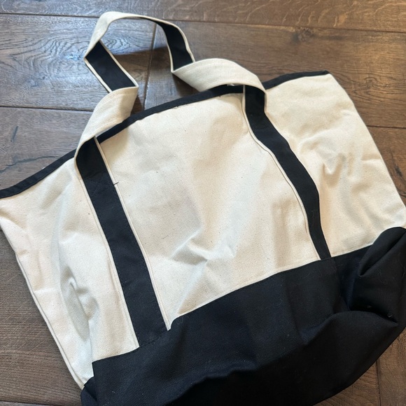 Pirette Black and Cream Women's Tote Bag - Picture 6 of 6